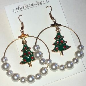 Gold Tone Faux Pearl Enamel Christmas Tree Festive Holiday Earrings